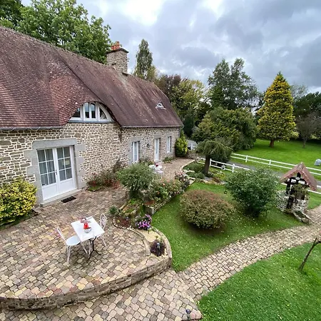 Les Gites Romeline Montviron Exterior photo